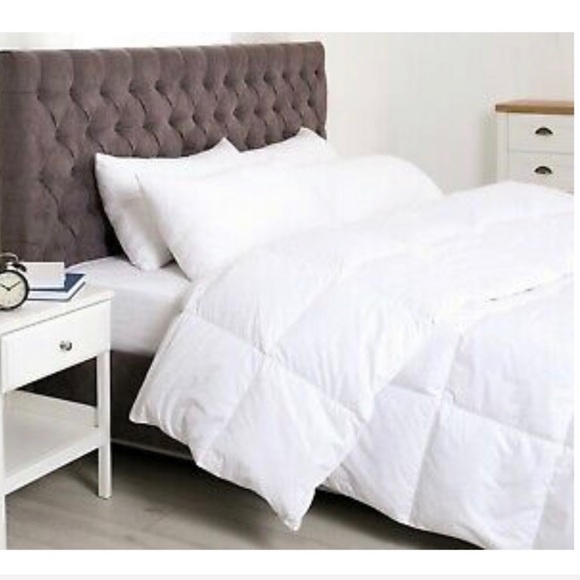 Super Soft White Down 
Alternative Comforter - Picture 2 of 5